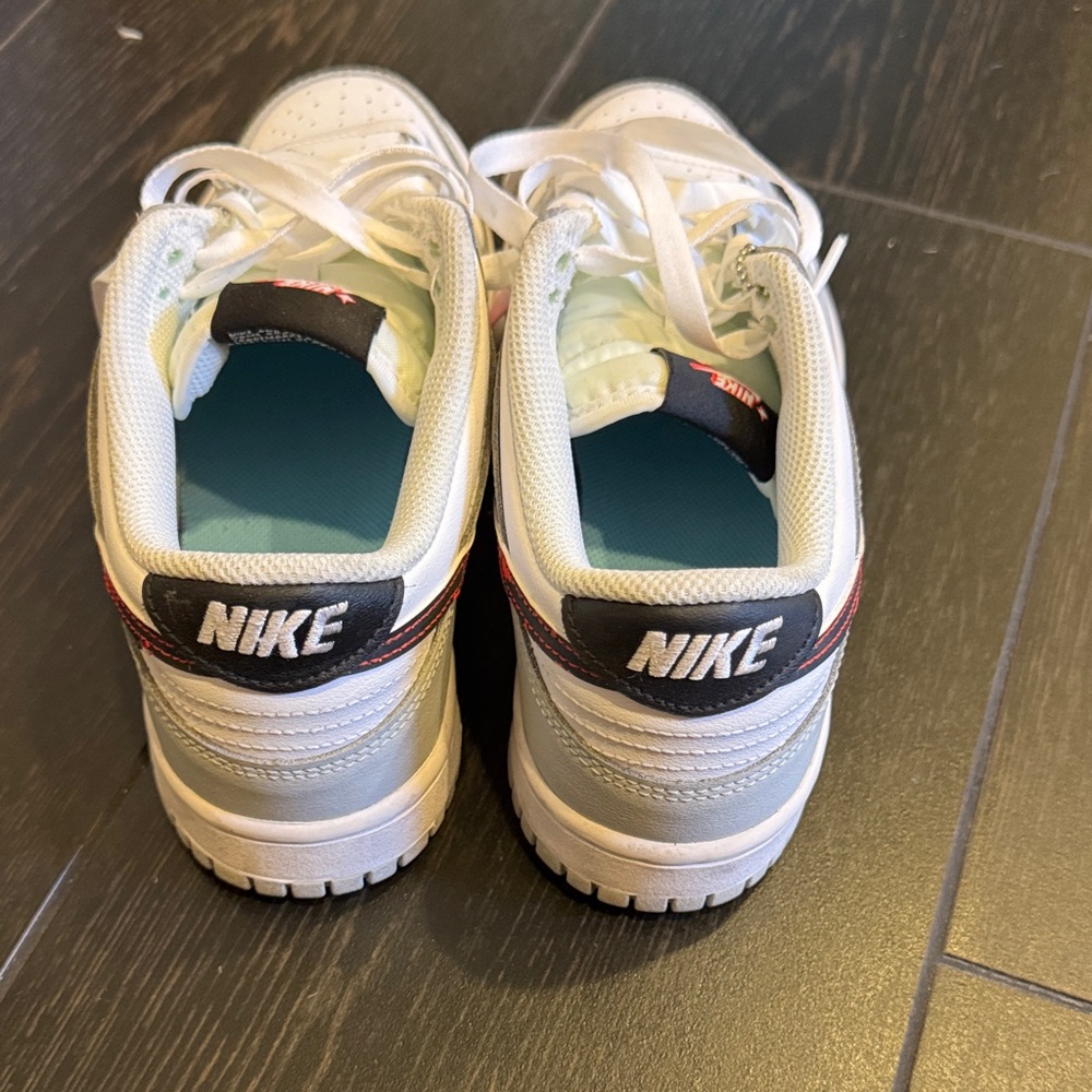Nike Kids Lottery Dunk White, Light Gray & Red Low-Top Sneakers - Picture 4 of 9